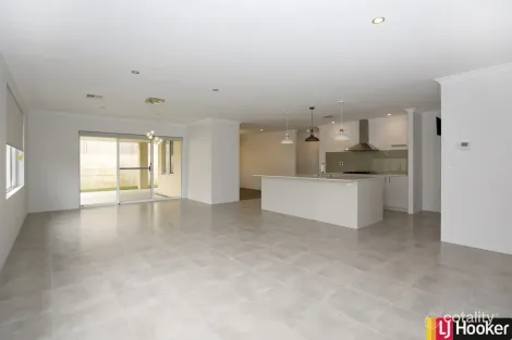 12 Newmarket Rd, Meadow Springs, WA 6210