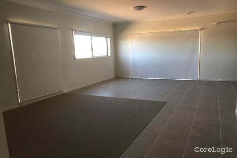 Property photo of 51 Solitude Crescent Point Cook VIC 3030