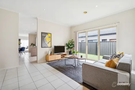 Property photo of 24 Grosvenor Crescent Derrimut VIC 3026