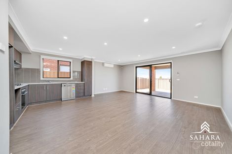 Property photo of 16 Cinnabar Way Cobblebank VIC 3338