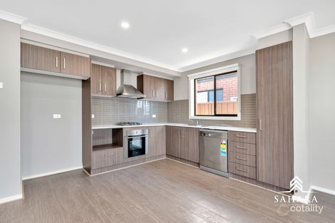 Property photo of 16 Cinnabar Way Cobblebank VIC 3338