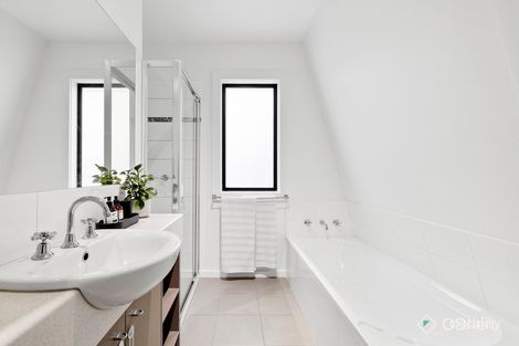 Property photo of 22 Jack Holt Way Mordialloc VIC 3195