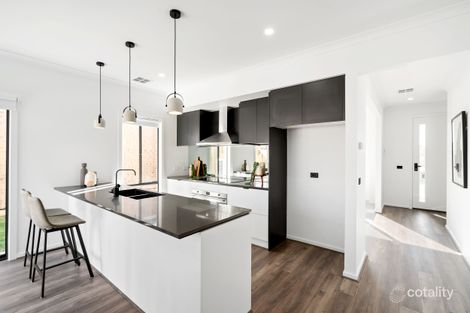 Property photo of 11 Nira Drive Sunbury VIC 3429