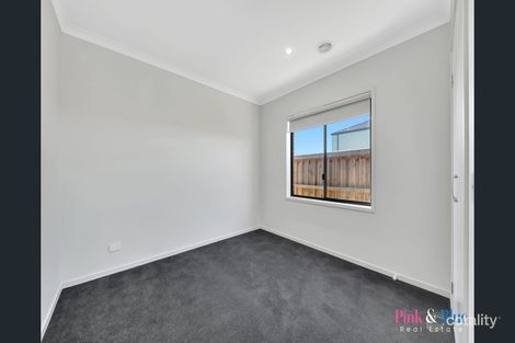 Property photo of 5 Heath Avenue Rockbank VIC 3335