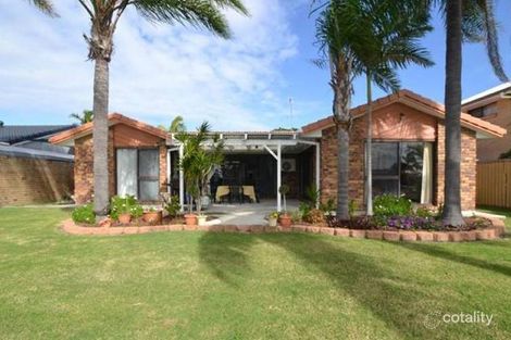 Property photo of 17 Oxley Drive Paradise Point QLD 4216