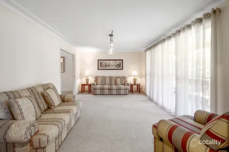 Property photo of 1 Adelong Place Camden South NSW 2570