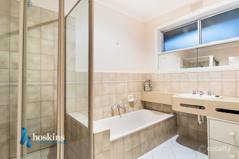Property photo of 33 Cherry Tree Grove Croydon VIC 3136