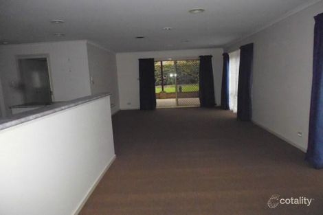Property photo of 3 Oakmont Place Cranbourne West VIC 3977