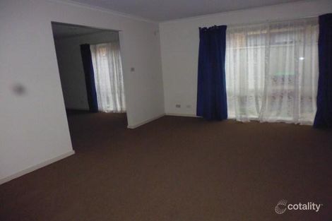 Property photo of 3 Oakmont Place Cranbourne West VIC 3977