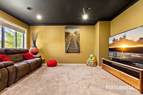 Property photo of 17 Gillow Grove Doreen VIC 3754