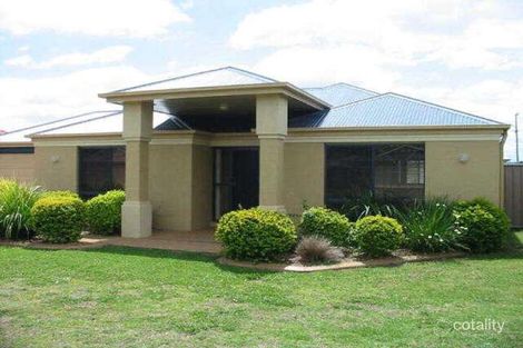 8 Wood Dr, Middle Ridge, QLD 4350