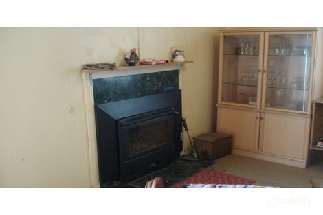 Property photo of 6 Racecourse Road Wedderburn VIC 3518