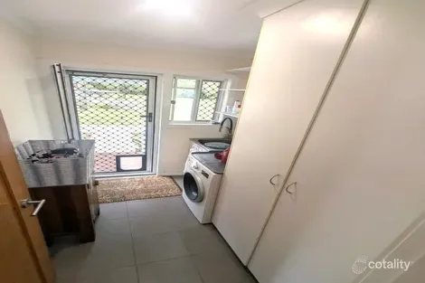 Property photo of 19 Kingfisher Court Regency Downs QLD 4341