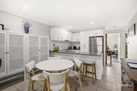 Property photo of 2/6 Macgregor Avenue Highfields QLD 4352