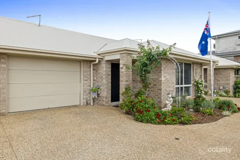 Property photo of 2/6 Macgregor Avenue Highfields QLD 4352