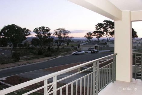 Property photo of 8 Toolagal Place Jerrabomberra NSW 2619