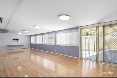 Property photo of 30 Drysdale Crescent Plumpton NSW 2761