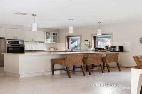 Property photo of 2 Everett Court Macleod VIC 3085