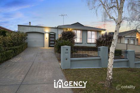 Property photo of 18 Skye Crescent Endeavour Hills VIC 3802