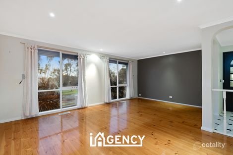 Property photo of 18 Skye Crescent Endeavour Hills VIC 3802