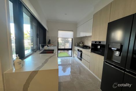 Property photo of 18/33 Sickle Avenue Hope Island QLD 4212