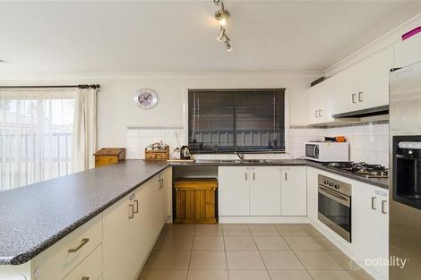 Property photo of 28 Clarafield Crescent Tarneit VIC 3029