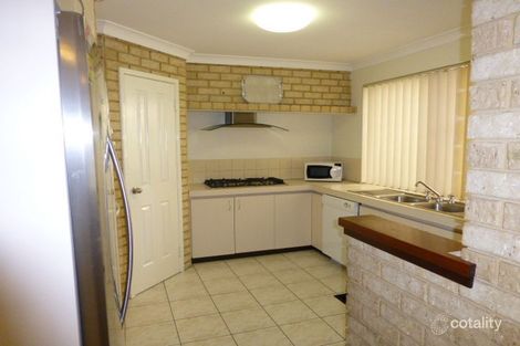 Property photo of 32 Lakeside Drive Thornlie WA 6108