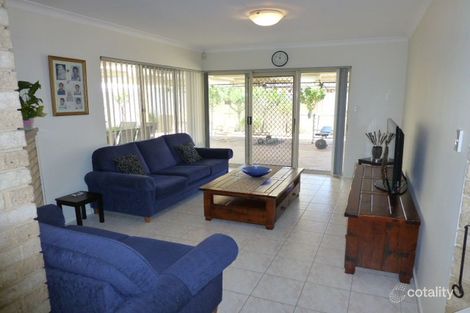 Property photo of 32 Lakeside Drive Thornlie WA 6108
