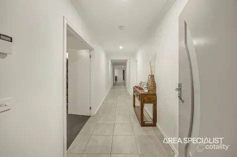 Property photo of 35 Skypac Street Weir Views VIC 3338