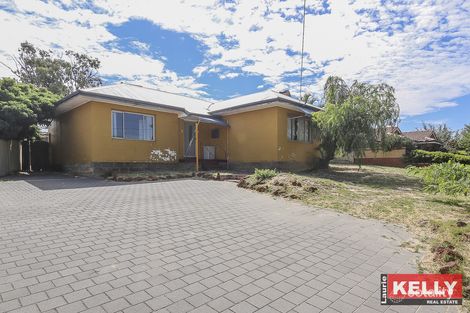 3 Pearl Rd, Cloverdale, WA 6105