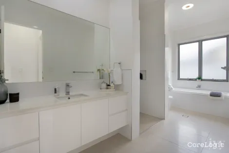 Property photo of 59 The Peninsula Helensvale QLD 4212