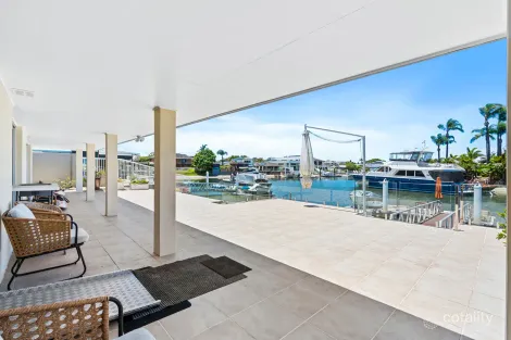 Property photo of 10 Dobell Avenue Paradise Point QLD 4216
