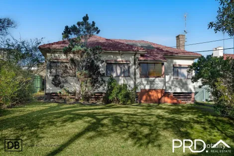 Property photo of 4 Browning Street East Hills NSW 2213