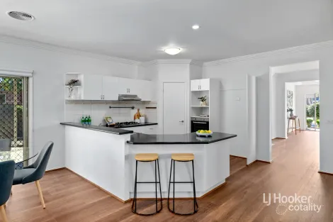 Property photo of 5 Winton Grange Point Cook VIC 3030