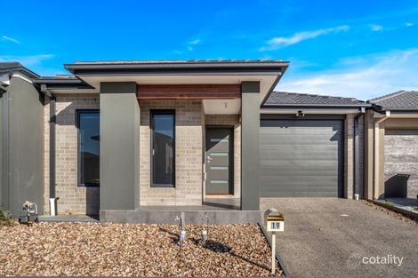19 Schefflera St, Craigieburn, VIC 3064