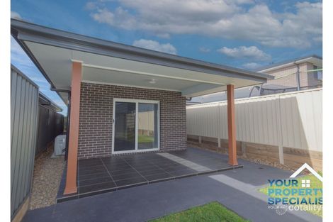 20b Carroll St, Oran Park, NSW 2570