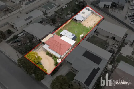 Property photo of 6 Oak Street Loxton SA 5333