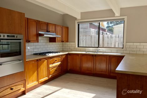 Property photo of 10 Falk Avenue Reservoir VIC 3073