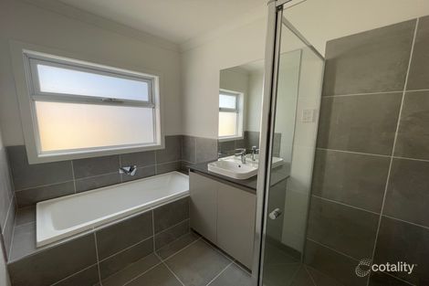 Property photo of 105 Palmdale Crescent Mambourin VIC 3024