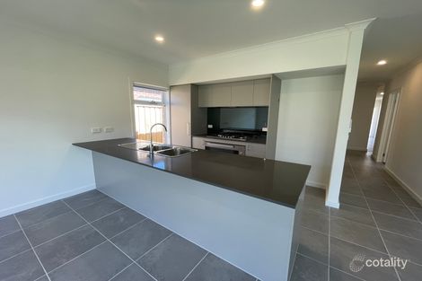 Property photo of 105 Palmdale Crescent Mambourin VIC 3024