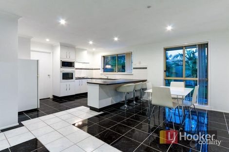 Property photo of 8 Cash Close Hampton Park VIC 3976