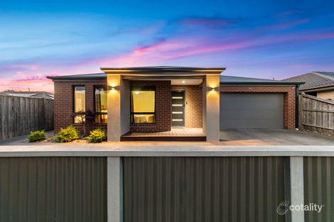 46 LOTUS ST, PAKENHAM, VIC 3810