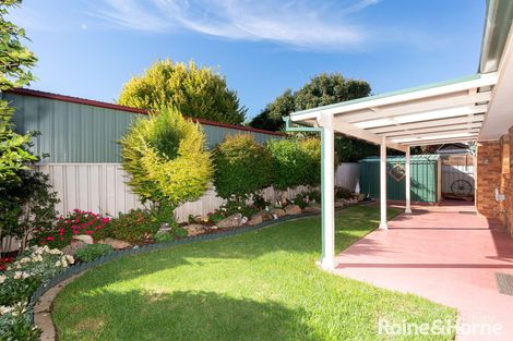 Property photo of 2/20 Bourkelands Drive Bourkelands NSW 2650