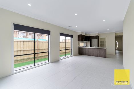 Property photo of 18 Hirami Avenue Tarneit VIC 3029