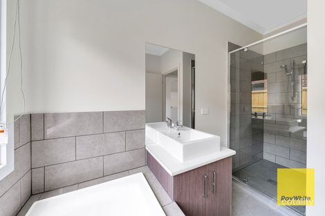 Property photo of 18 Hirami Avenue Tarneit VIC 3029