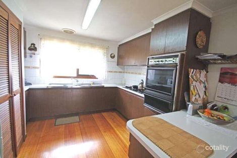 Property photo of 58 Charles Green Avenue Endeavour Hills VIC 3802