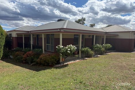 1/14 Weatherby Dr, Strathdale, VIC 3550