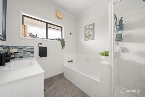 Property photo of 22 Bonython Drive Emerald QLD 4720