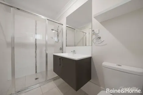 Property photo of 33 Grantham Crescent Denham Court NSW 2565