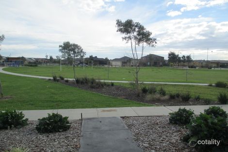 Property photo of 6 Pimpernel Place Cranbourne North VIC 3977